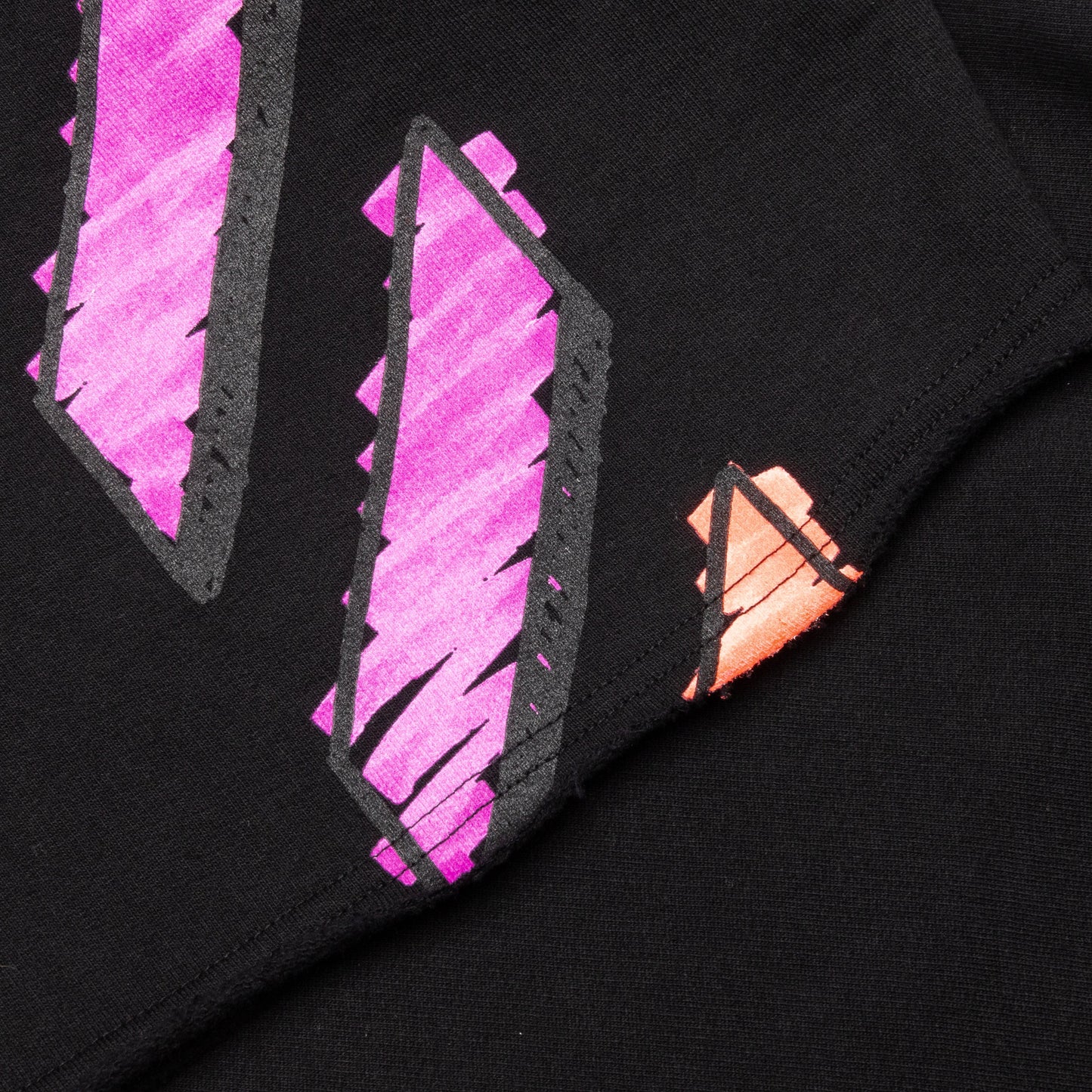 Marker Sweatshorts - Black/Fuchsia