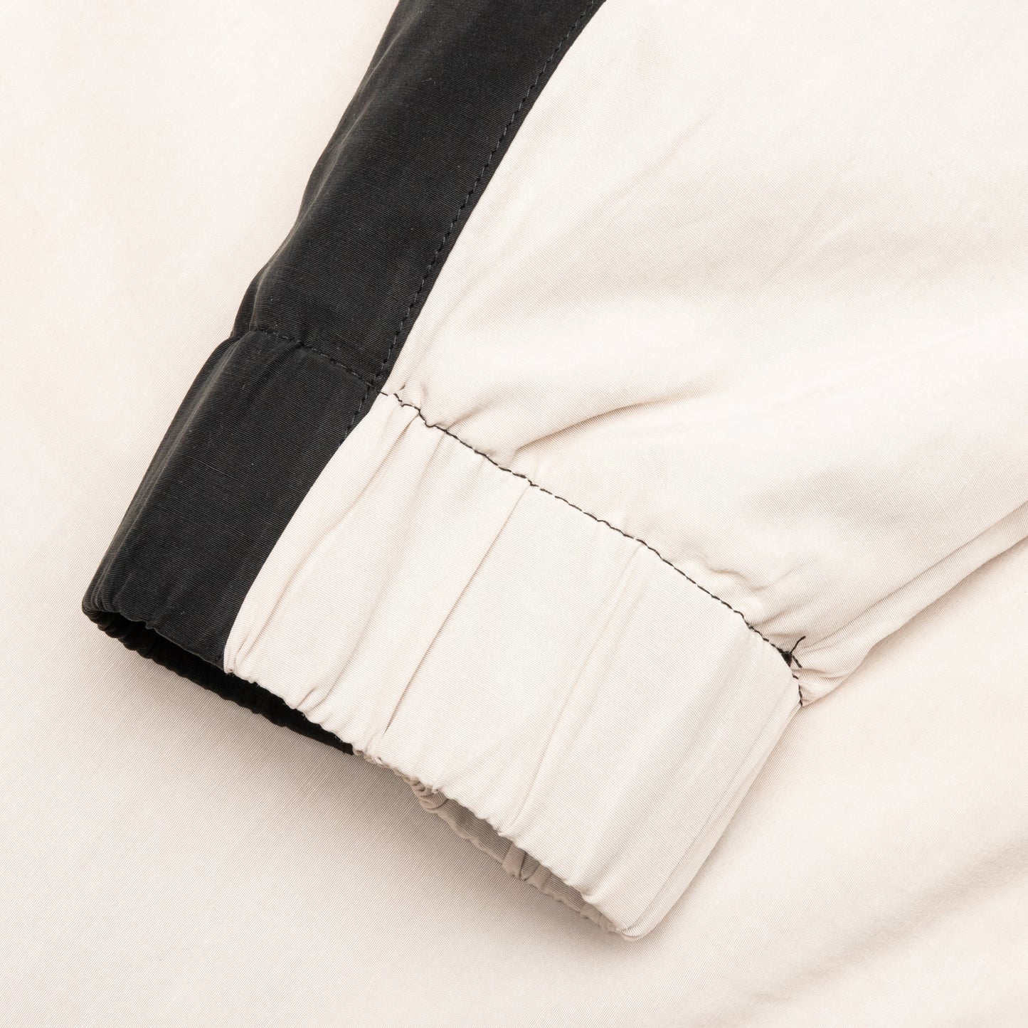 Vintage Logo Windbreaker - Beige/Black